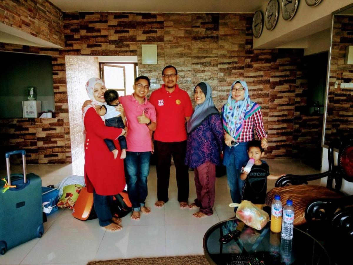 Airbnb At Sri Sayang Batu Ferringhi Beach Экстерьер фото
