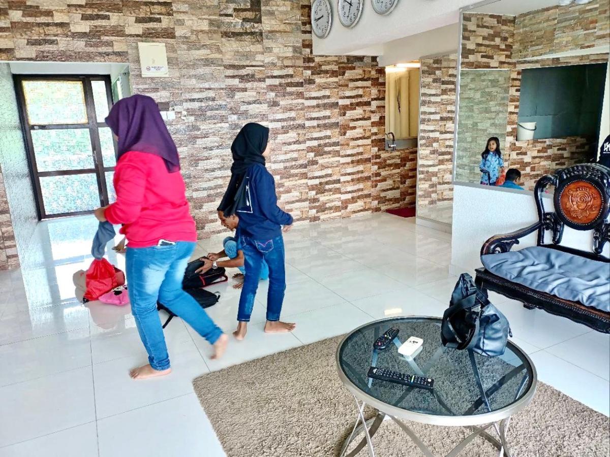 Airbnb At Sri Sayang Batu Ferringhi Beach Экстерьер фото