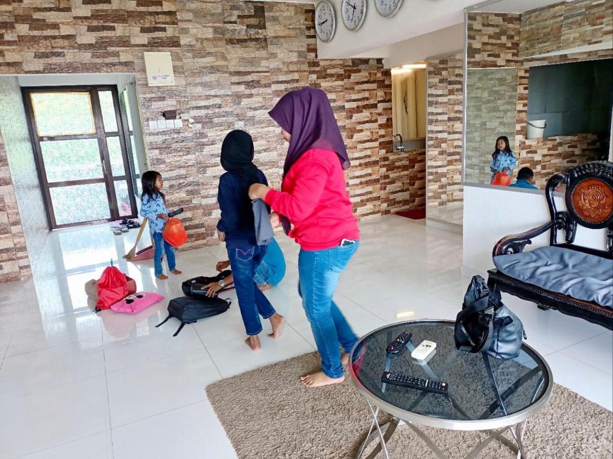 Airbnb At Sri Sayang Batu Ferringhi Beach Экстерьер фото